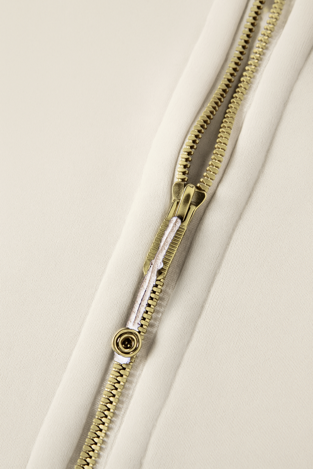 CROPPED HALF-ZIP HOODIE